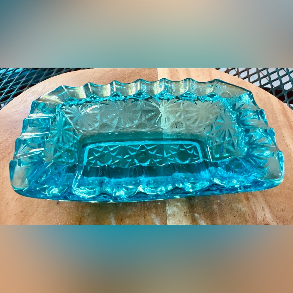Vintage Pressed Glass Daisy & Button Pattern Ring/Trinket Holder by L.E. Smith